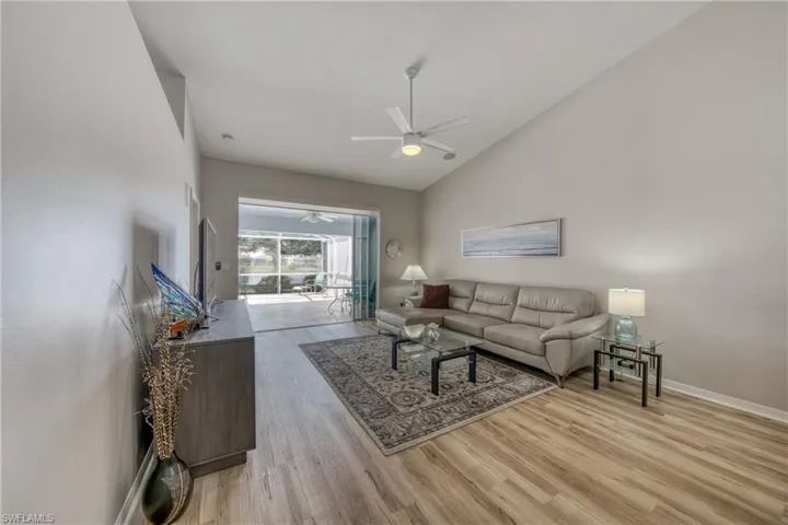 677  Captn Kate  CT, Naples, FL 34110