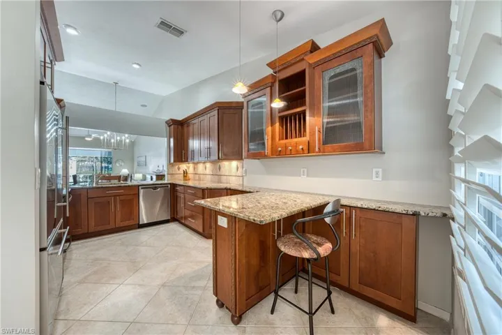 677  Captn Kate  CT, Naples, FL 34110