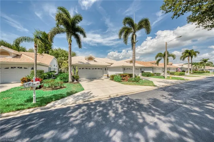677  Captn Kate  CT, Naples, FL 34110
