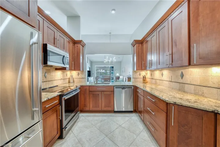 677  Captn Kate  CT, Naples, FL 34110
