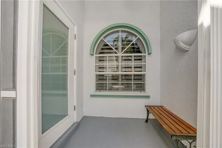677  Captn Kate  CT, Naples, FL 34110