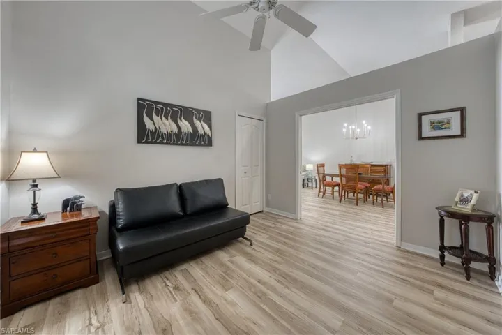 677  Captn Kate  CT, Naples, FL 34110