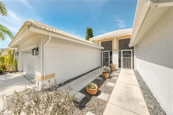 677  Captn Kate  CT, Naples, FL 34110