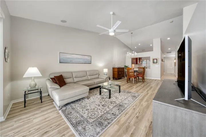 677  Captn Kate  CT, Naples, FL 34110
