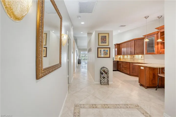 677  Captn Kate  CT, Naples, FL 34110