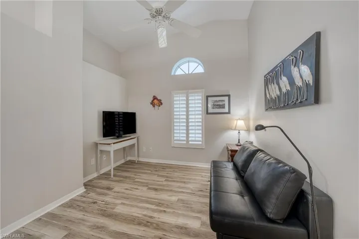677  Captn Kate  CT, Naples, FL 34110