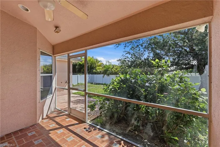 Rear lanai to rear patio