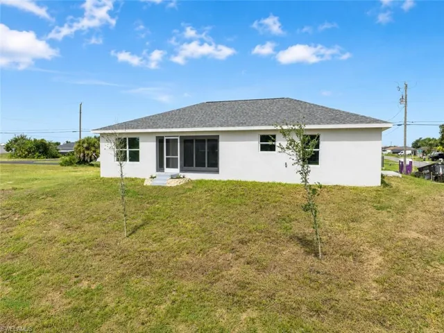 1718 Ne 13th Pl, Cape Coral, Florida 33909