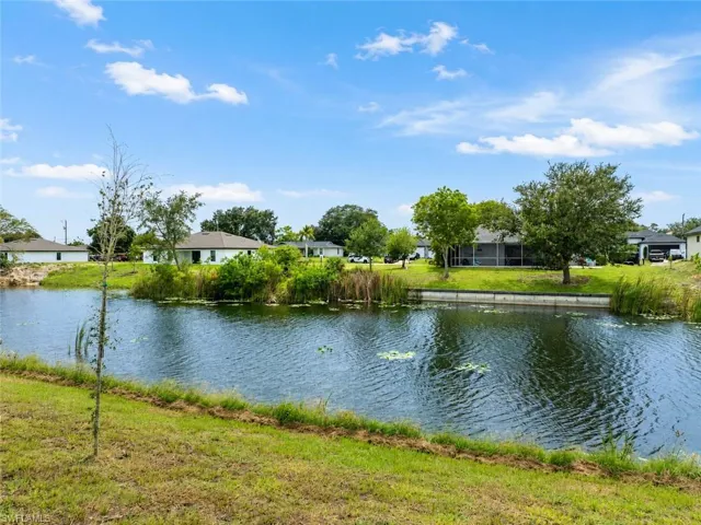 1718 Ne 13th Pl, Cape Coral, Florida 33909
