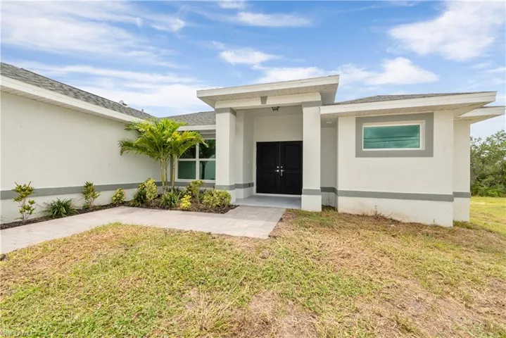 1718 Ne 13th Pl, Cape Coral, Florida 33909