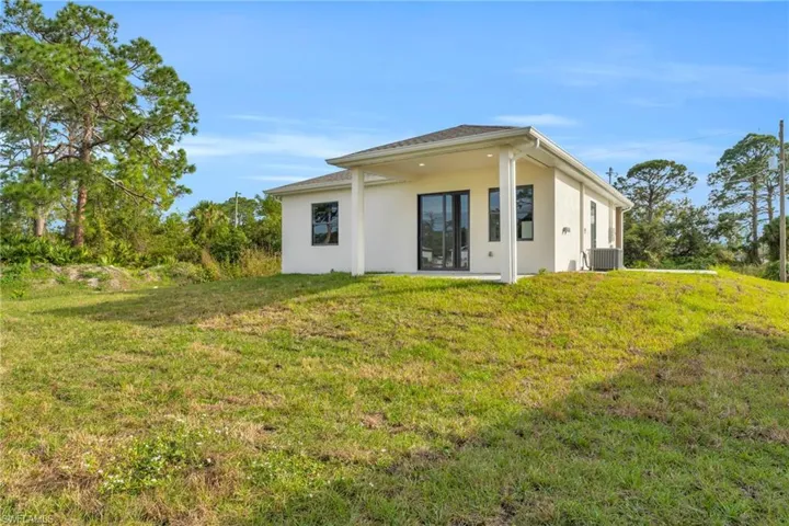 5011 N Dogwood  CIR, Labelle, FL 33935
