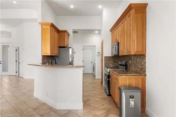 110 SE 16th  TER, Cape Coral, FL 33990