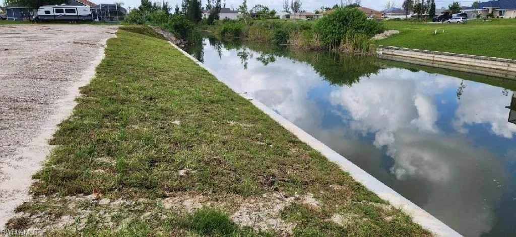 2140 Nw 17th Ave, Cape Coral, Florida 33993