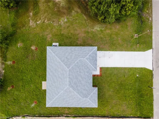 Aerial view of property and surrounding area