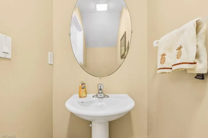 8381 Village Edge Cir 3, Fort Myers, Florida 33919