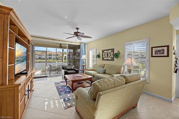 Great room w/lake view