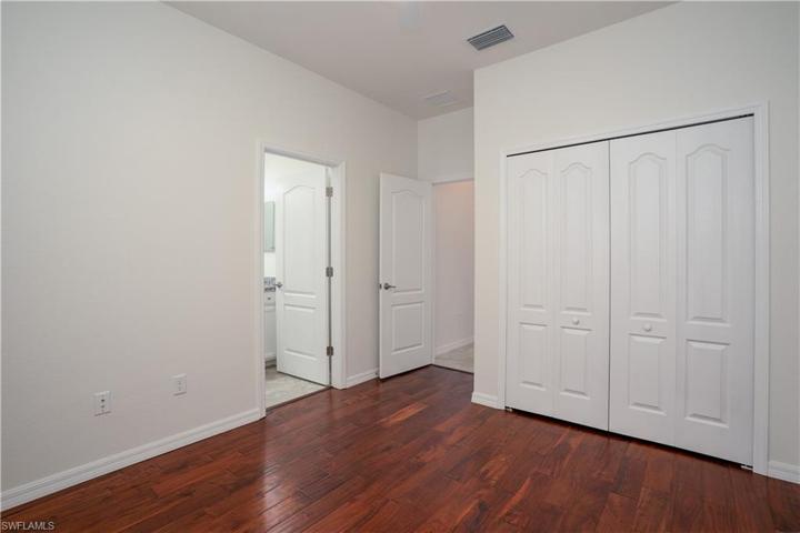 2nd bedroom with full ensuite bath