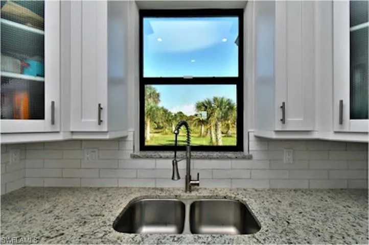 585  41st NW AVE, Naples, FL 34120