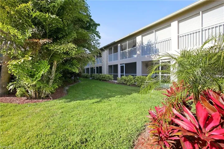 338 Bradstrom Cir 104a, Naples, Florida 34113