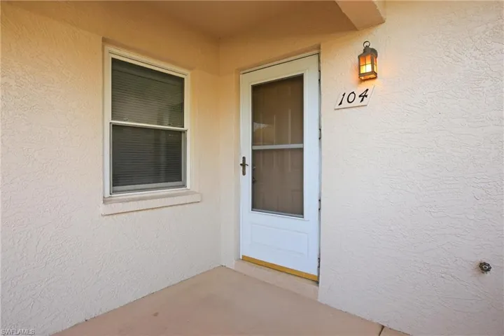 338 Bradstrom Cir 104a, Naples, Florida 34113
