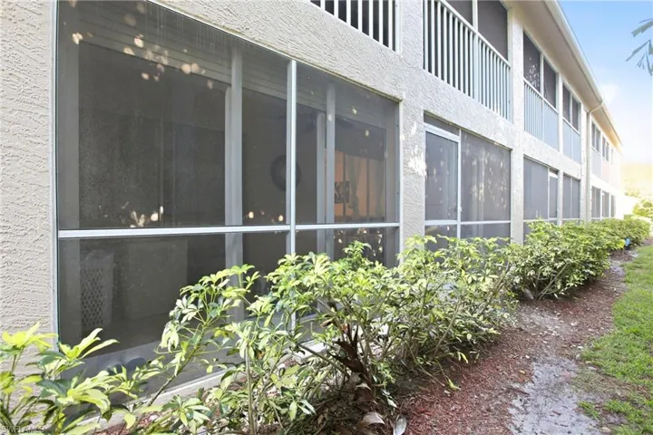 338 Bradstrom Cir 104a, Naples, Florida 34113