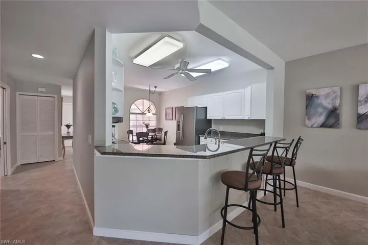 526 Lake Louise Cir 4-403, Naples, Florida 34110