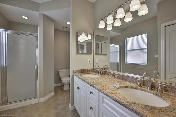 526 Lake Louise Cir 4-403, Naples, Florida 34110