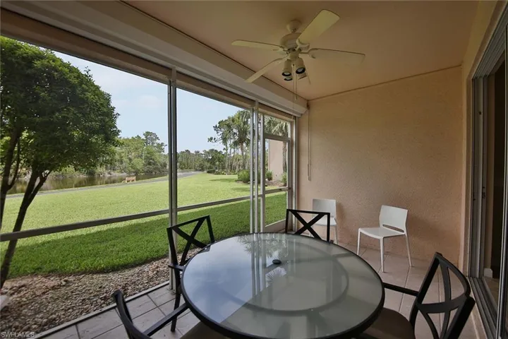 526 Lake Louise Cir 4-403, Naples, Florida 34110