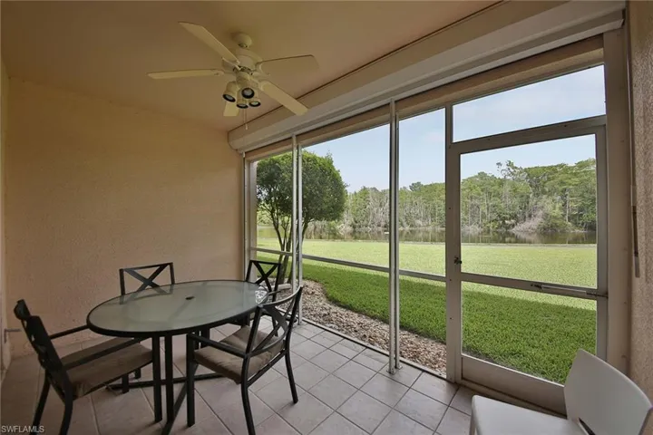 526 Lake Louise Cir 4-403, Naples, Florida 34110