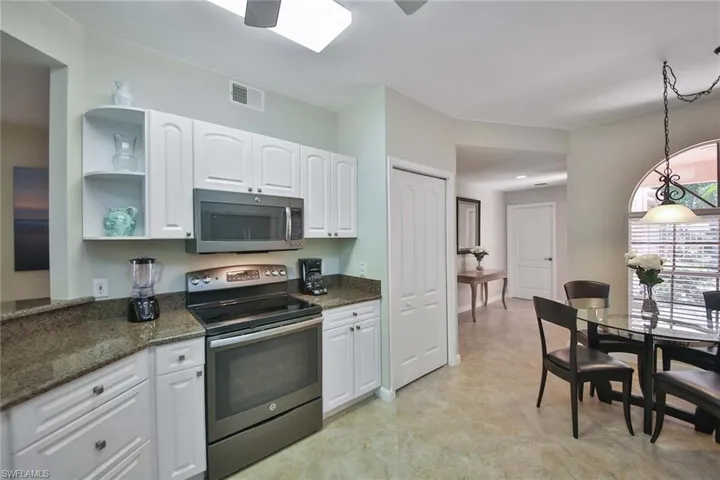 526 Lake Louise Cir 4-403, Naples, Florida 34110