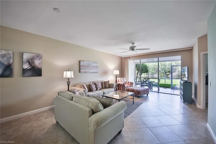 526 Lake Louise Cir 4-403, Naples, Florida 34110