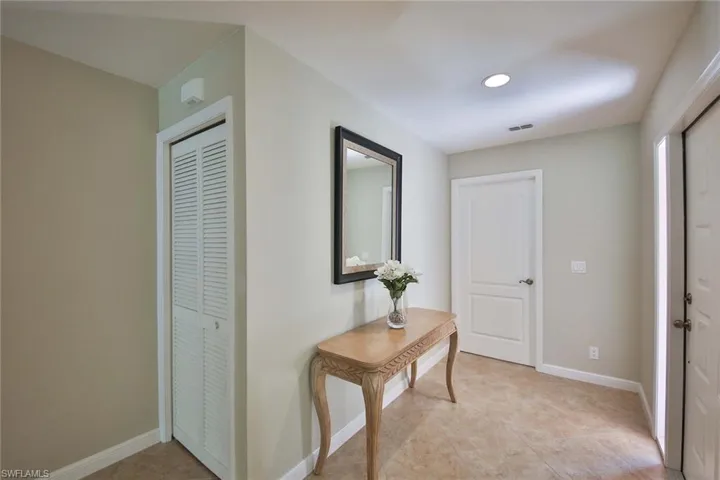 526 Lake Louise Cir 4-403, Naples, Florida 34110