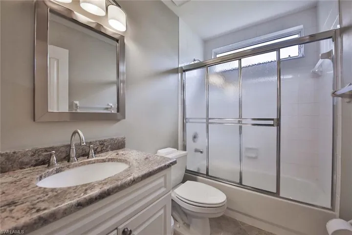 526 Lake Louise Cir 4-403, Naples, Florida 34110