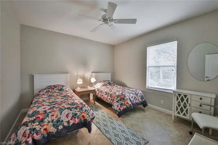 526 Lake Louise Cir 4-403, Naples, Florida 34110