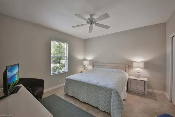 526 Lake Louise Cir 4-403, Naples, Florida 34110