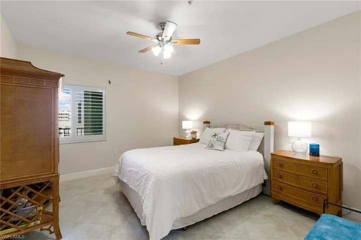 Large guest bedrooms