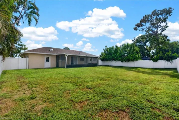 9197 Pomelo Rd E, Fort Myers, Florida 33967
