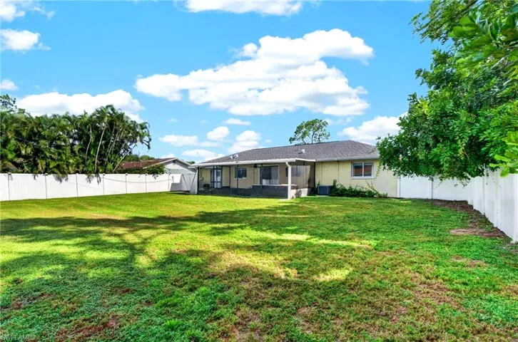 9197 Pomelo Rd E, Fort Myers, Florida 33967