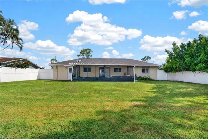 9197 Pomelo Rd E, Fort Myers, Florida 33967