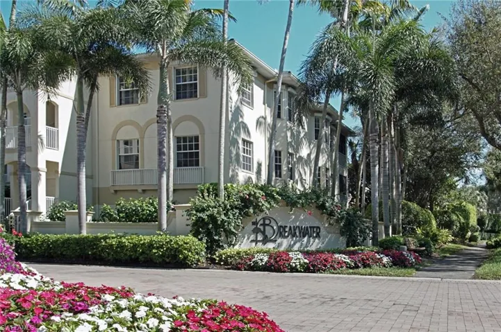 795 Bentwater Cir # 204, Naples Fl 34108