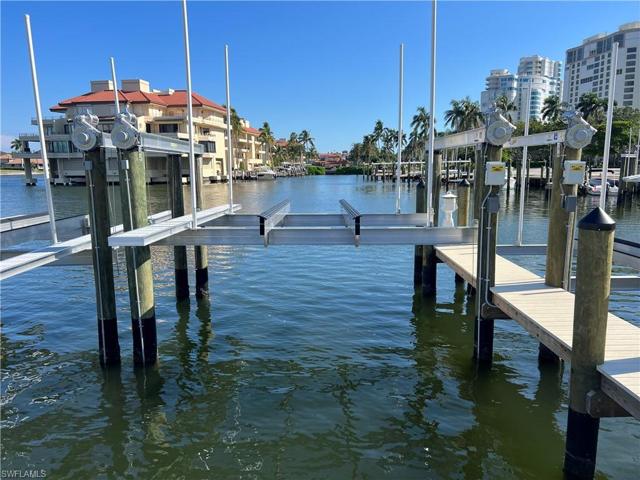4450  Gulf Shore N BLVD, NAPLES, FL 34103