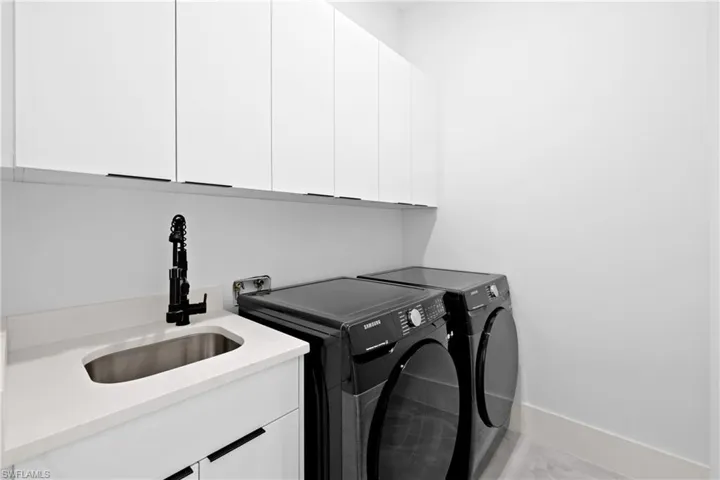 2318 SW 16th TER, CAPE CORAL FL 33991