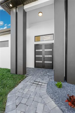 2318 SW 16th TER, CAPE CORAL FL 33991