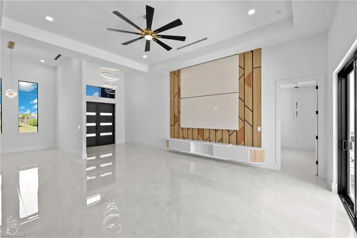 2318 SW 16th TER, CAPE CORAL FL 33991
