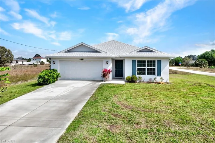 927  Manresa S AVE, Lehigh Acres, FL 33974