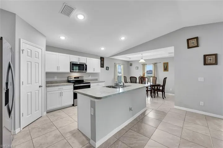 927  Manresa S AVE, Lehigh Acres, FL 33974