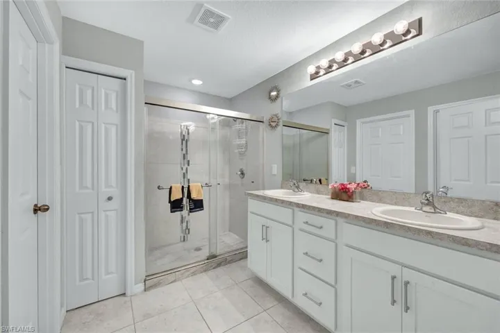927  Manresa S AVE, Lehigh Acres, FL 33974