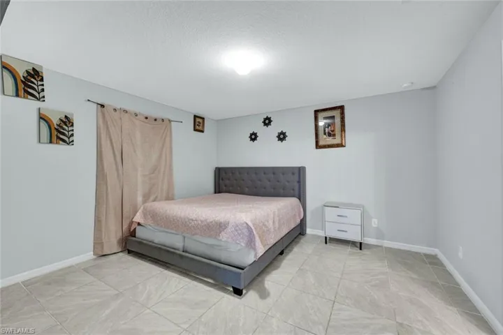 927  Manresa S AVE, Lehigh Acres, FL 33974
