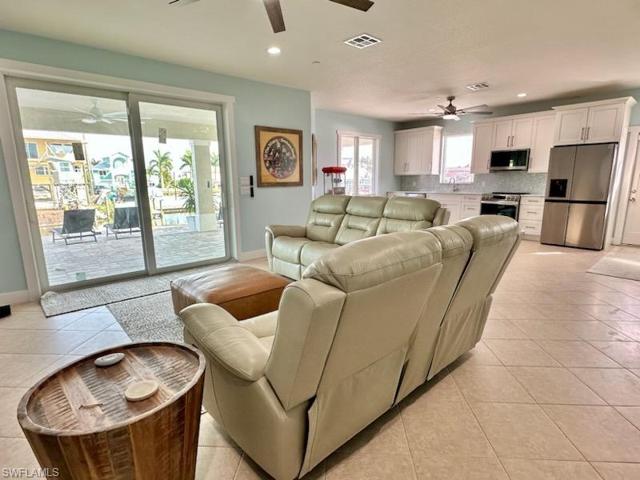 3538  Rita  LN, ST. JAMES CITY, FL 33956