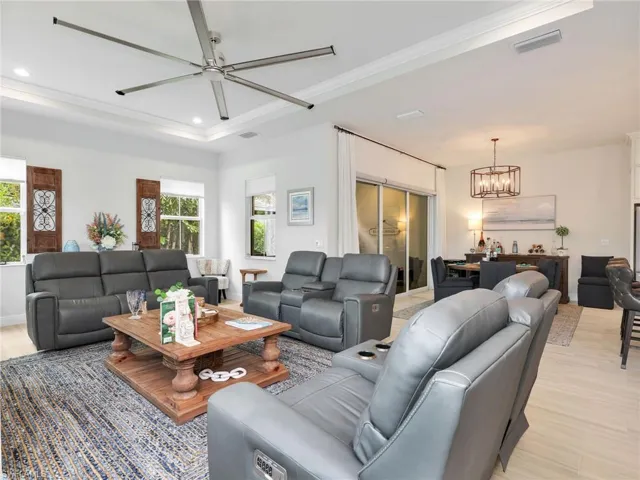 8958 Saint Lucia Dr, Naples, Florida 34114